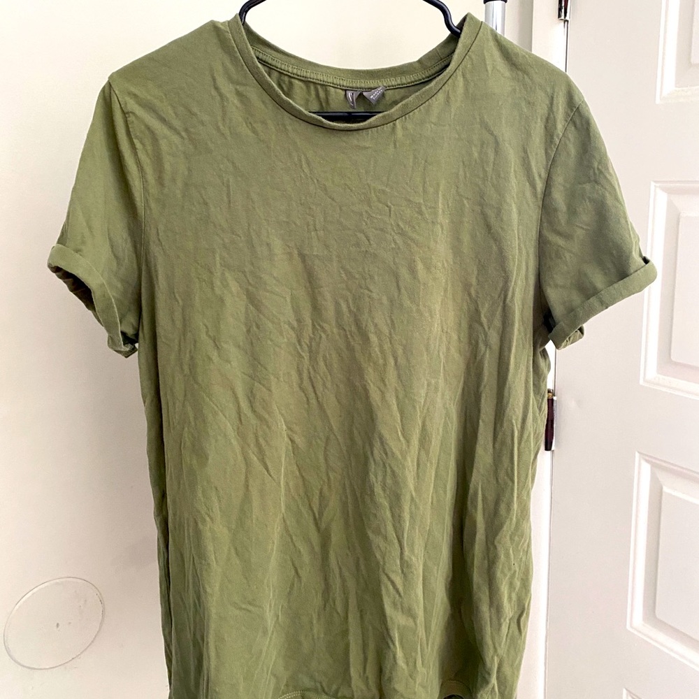 Folded sleeve tee